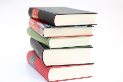 books-441866_1920 Image by Hermann Traub from Pixabay
