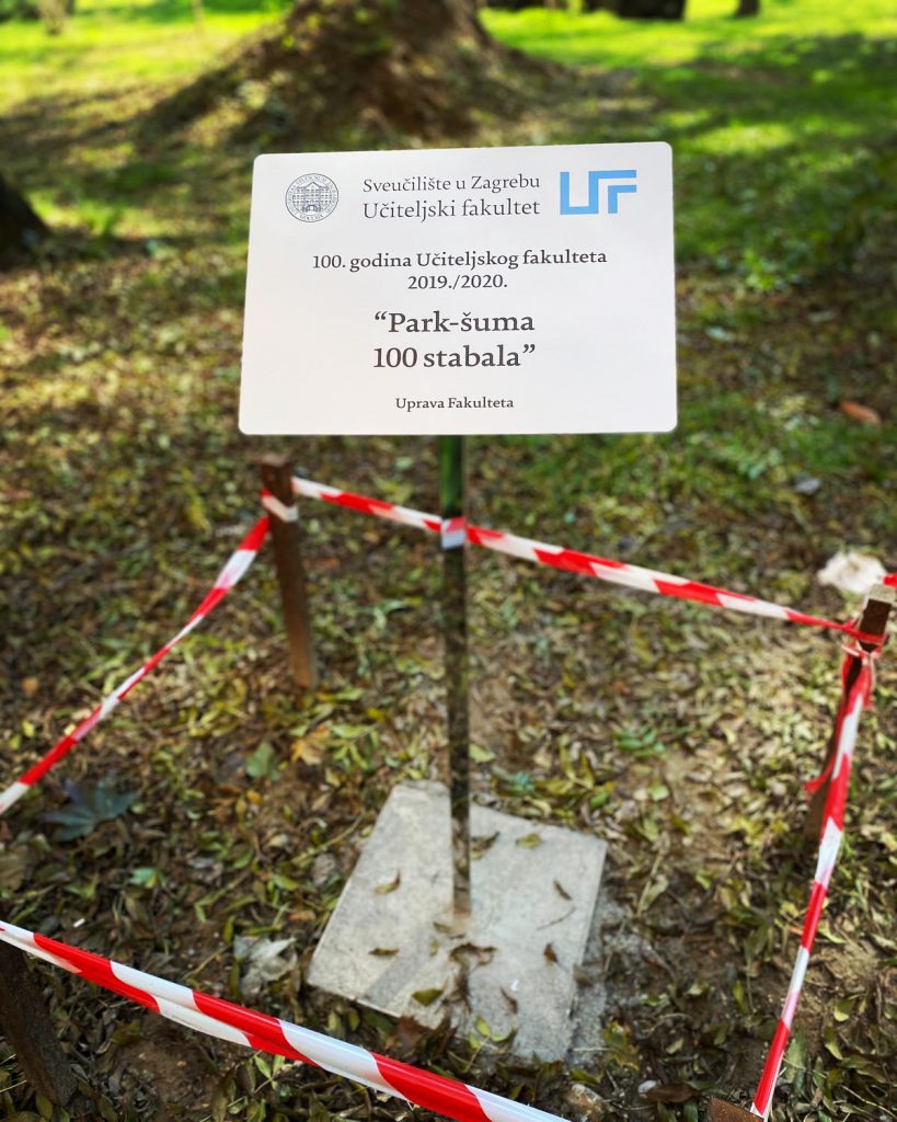 Natpisna ploča - Park šuma 100 stabala