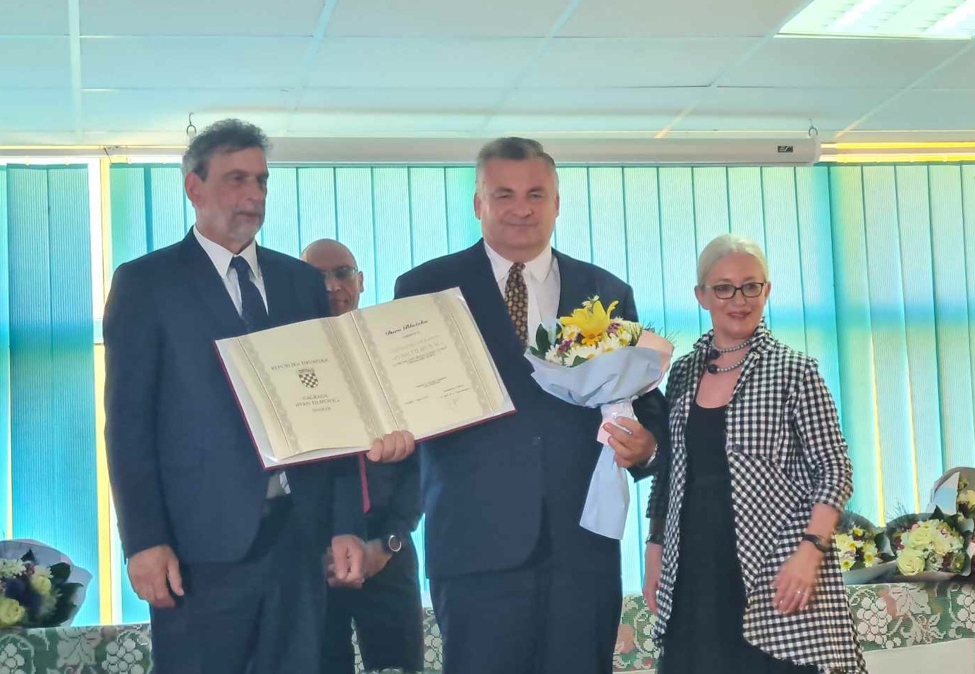 Prof. dr. sc. Đuro Blažeka dobitnik godišnje „Nagrade Ivan Filipović“ u području znanstvenog i stručnog rada Prof. dr. sc. Đuro Blažeka dobitnik godišnje „Nagrade Ivan Filipović“ u području znanstvenog i stručnog rada