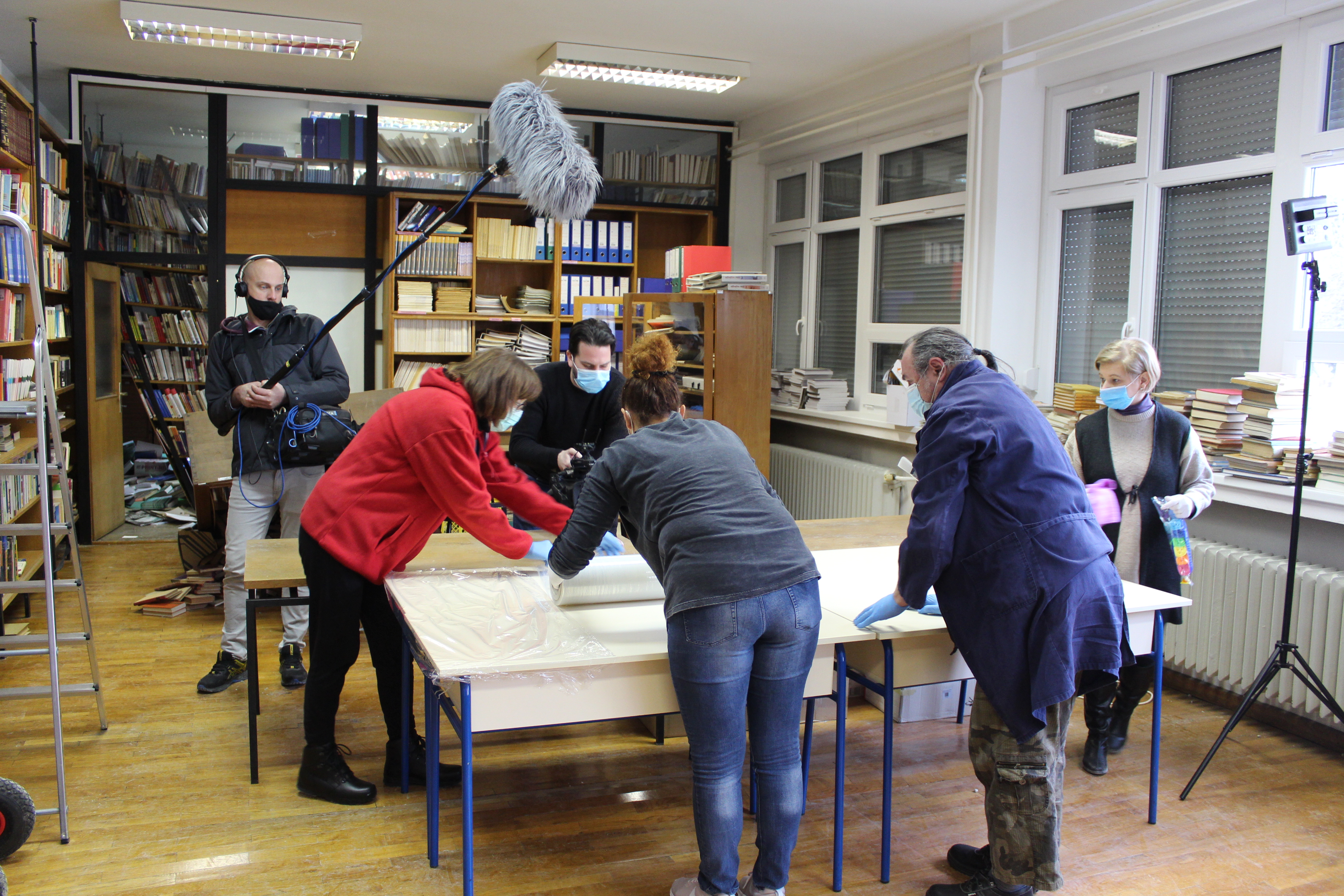 Volonterska akcija spašavanja stare i rijetke građe iz fonda knjižnice Odsjeka u Petrinji