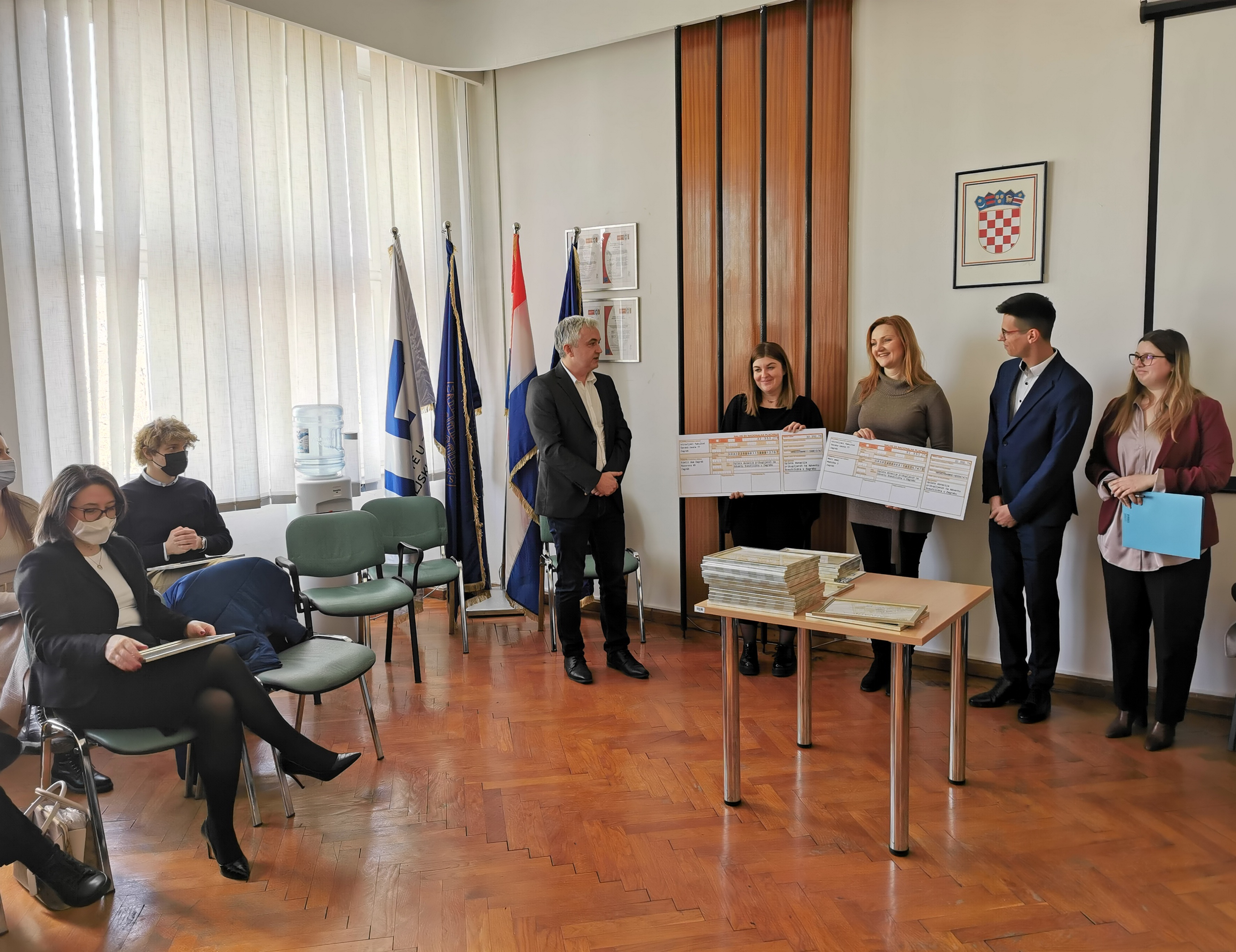 Studenti Učiteljskoga fakulteta donirali sredstva prikupljena u humanitarnoj akciji Advent Sveučilišta u Zagrebu Studenti Učiteljskoga fakulteta donirali sredstva prikupljena u humanitarnoj akciji Advent Sveučilišta u Zagrebu
