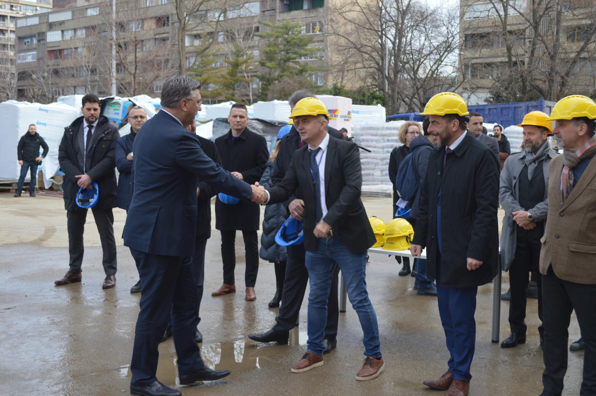 Izaslanstvo Vlade RH obišlo gradilište matične zgrade Učiteljskoga fakulteta u Savskoj cesti 77 Izaslanstvo Vlade RH obišlo gradilište matične zgrade Učiteljskoga fakulteta u Savskoj cesti 77